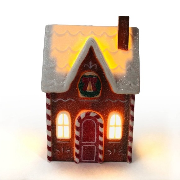 Target Bullseye Playground LED gingerbread house - Picture 2 of 3